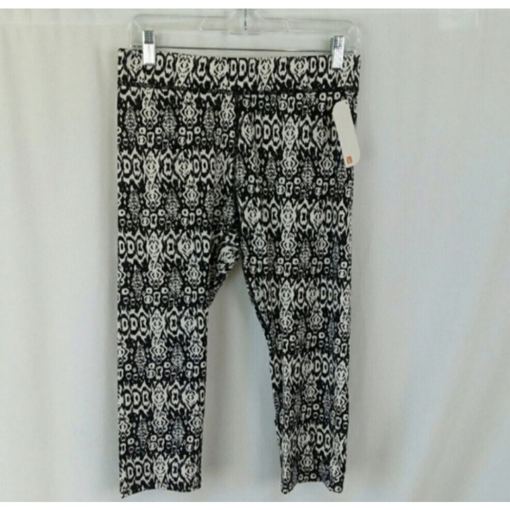 NWT Shosho Athletic Capri Yoga Sport Athleisure Pants, Black & White Print Large
